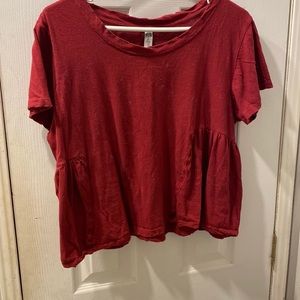 I’m selling a extra large red top